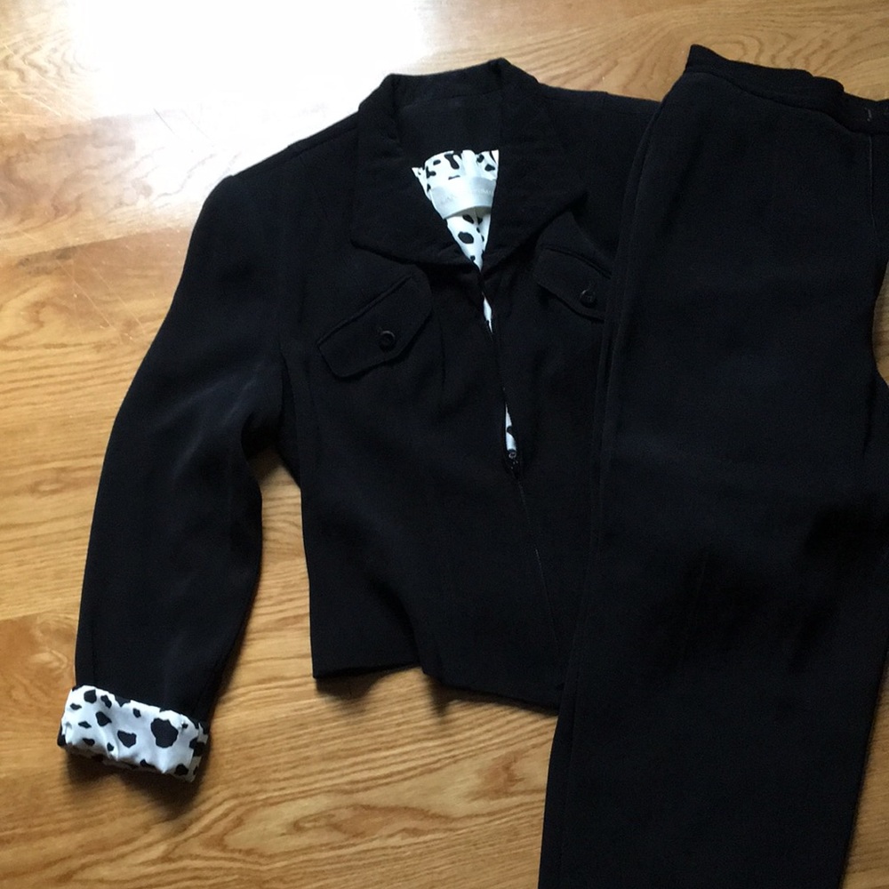 Pants suit